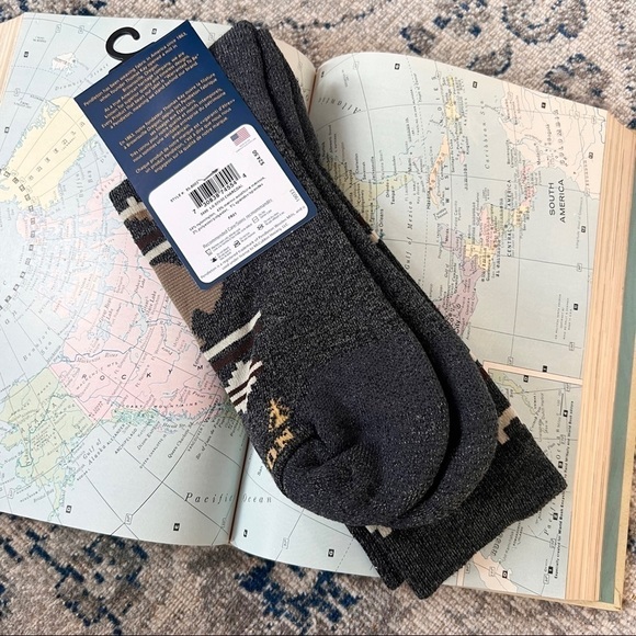 Pendleton NWT Unisex Merino Wool Gray Brown Blend Roaming Bison Camp Crew Socks - Picture 3 of 8